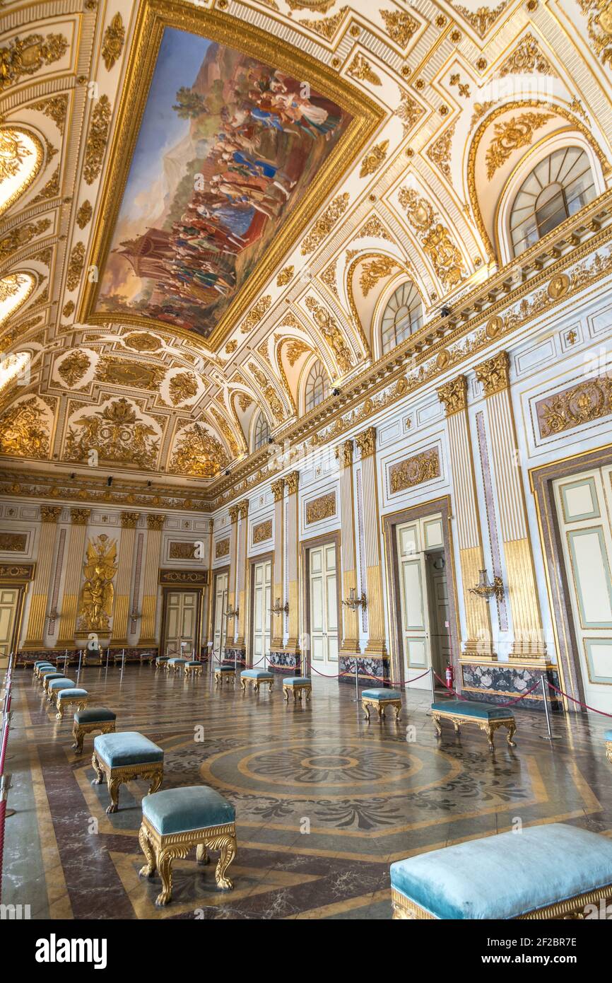 Sala del trono (salle du trône) dans le Palais Royal de Caserta (Italien: Reggia di Caserta) une ancienne résidence royale à Caserta, dans le sud de l'Italie désignée Banque D'Images