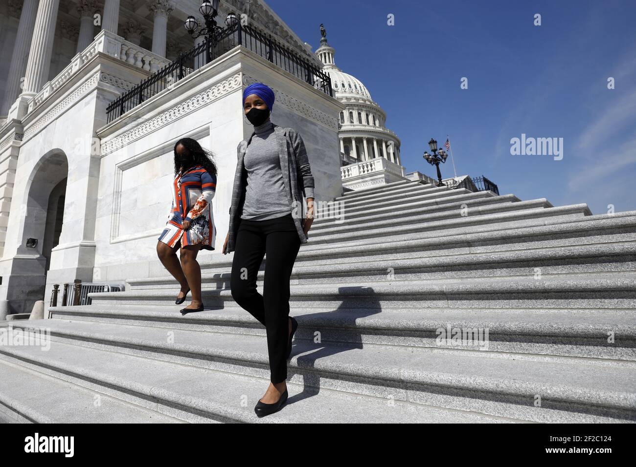 Le congressiste américain Ilhan Omar (D-MN) arrive à une conférence de presse sur l'annulation des loyers et des hypothèques à Capitol Hill, à Washington, le 11 mars 2021. Photo de Yuri Gripas/ABACAPRESS.COM Banque D'Images