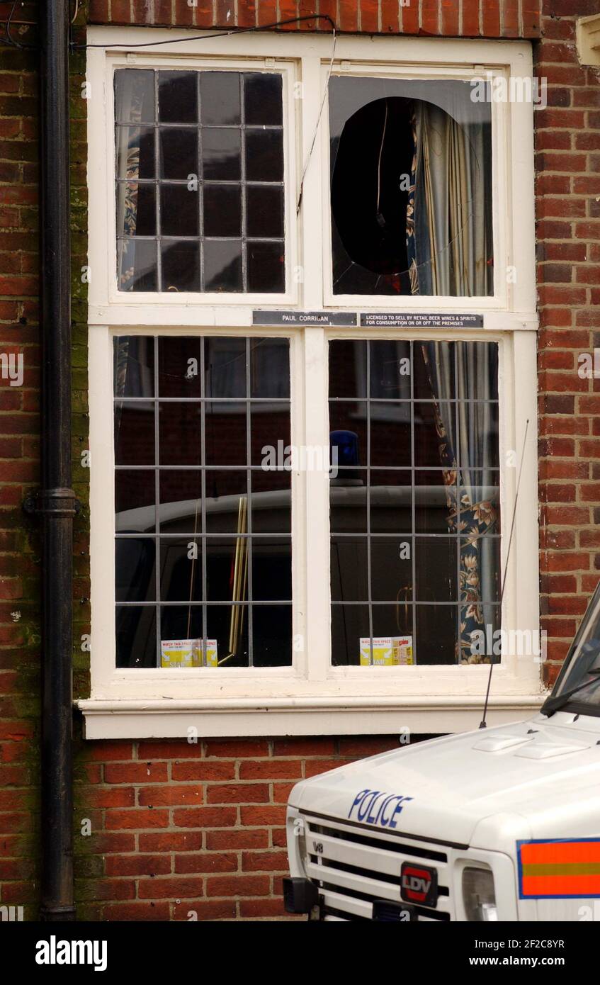 LE PUB LADY MARGARET À SOUTHALL, QUI A FAIT L'OBJET D'UNE ATTAQUE À LA BOMBE À ONGLES LA NUIT DERNIÈRE.19 OCTOBRE 2001 PHOTO ANDY PARADISE Banque D'Images