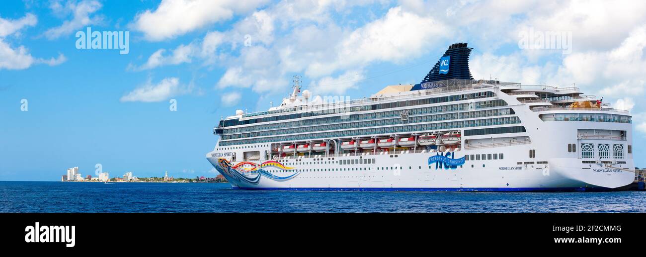 Cozumel, Mexique - 28 mai 2016 : croisière sur l'esprit norvégien sur l'île de Cozumel Port, panoramique, Mexique, 28 mai 2016 Banque D'Images
