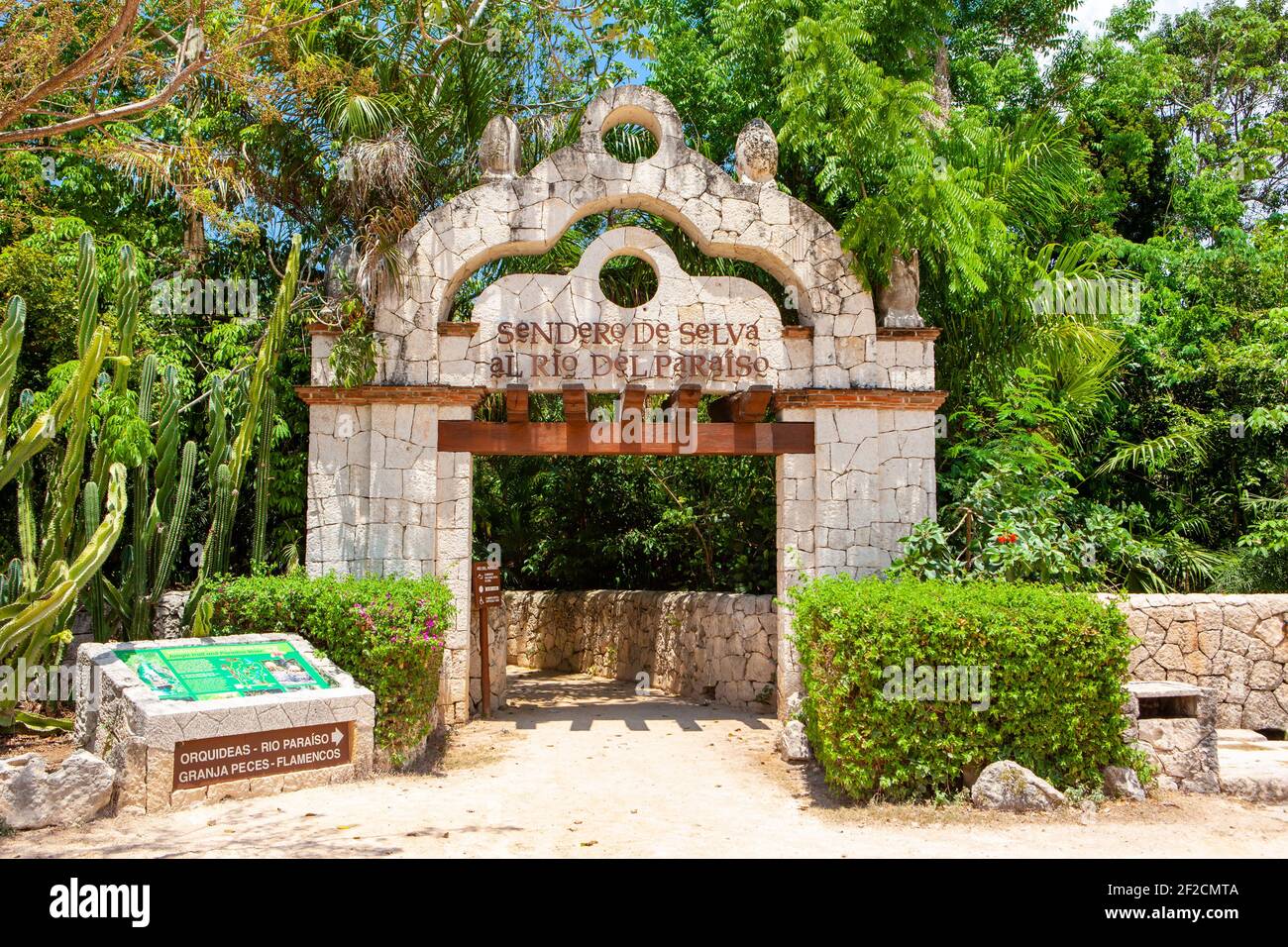 Cancun, Mexique - 31 mai 2019 : entrée au parc tropical du complexe Xcaret Park, Cancun, Mexique Banque D'Images