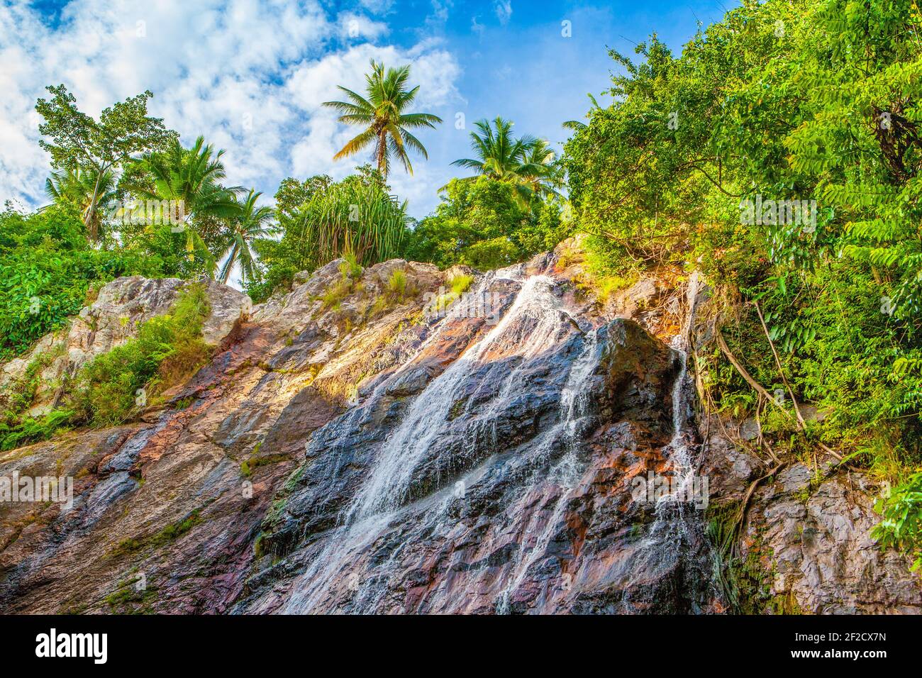 Paysage tropical des cascades de Na Muang sur l'île de Koh Samui, Thaïlande Banque D'Images