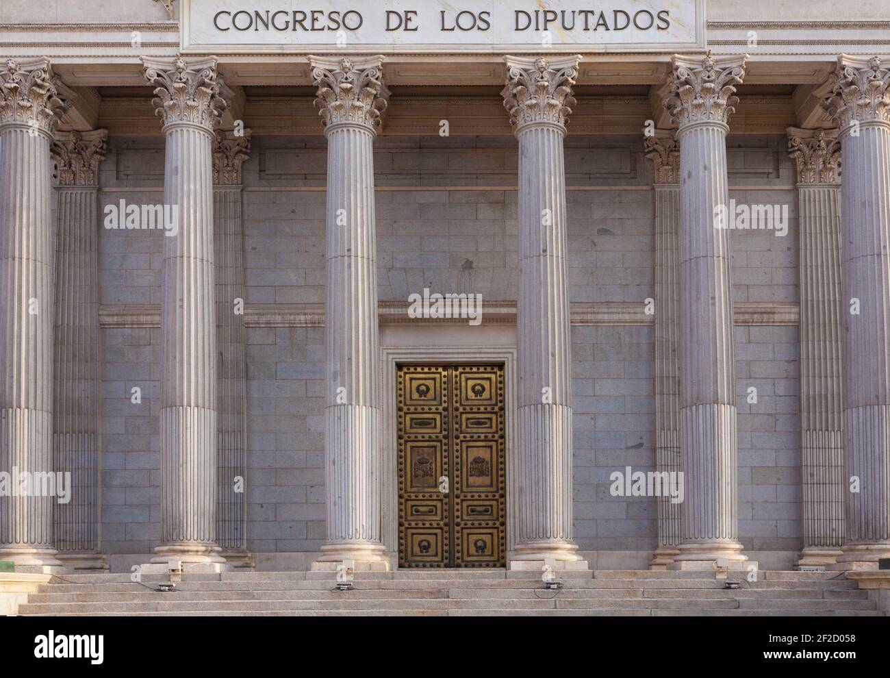 Congrès espagnol des députés. Colonnes. Madrid, Espagne Banque D'Images