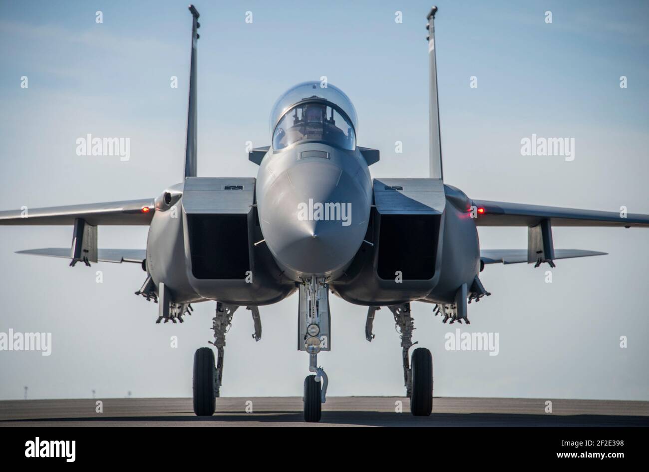 Valparaiso, États-Unis. 11 mars 2021. Un nouvel avion de chasse F-15EX Strike Eagle de la US Air Force, de nouvelle génération, est stationné sur la rampe de la base aérienne d'Eglin le 11 mars 2021 à Valparaiso, en Floride. Credit: Planetpix/Alamy Live News Banque D'Images