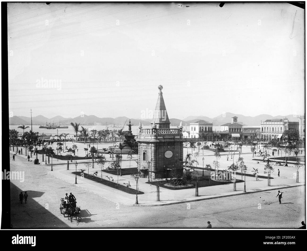 Praça XV de Novembro, vendo-se o Chafariz Mestre Valentim em primeiro plano. Banque D'Images