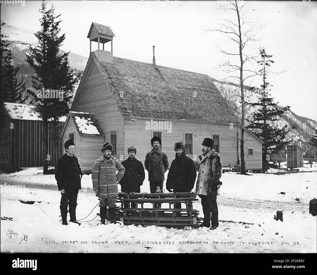 Les missionnaires presbytériens ont fait le tour de Dickey et de Grant en route vers le Klondike, Skagway, Alaska, janvier 1898 Banque D'Images