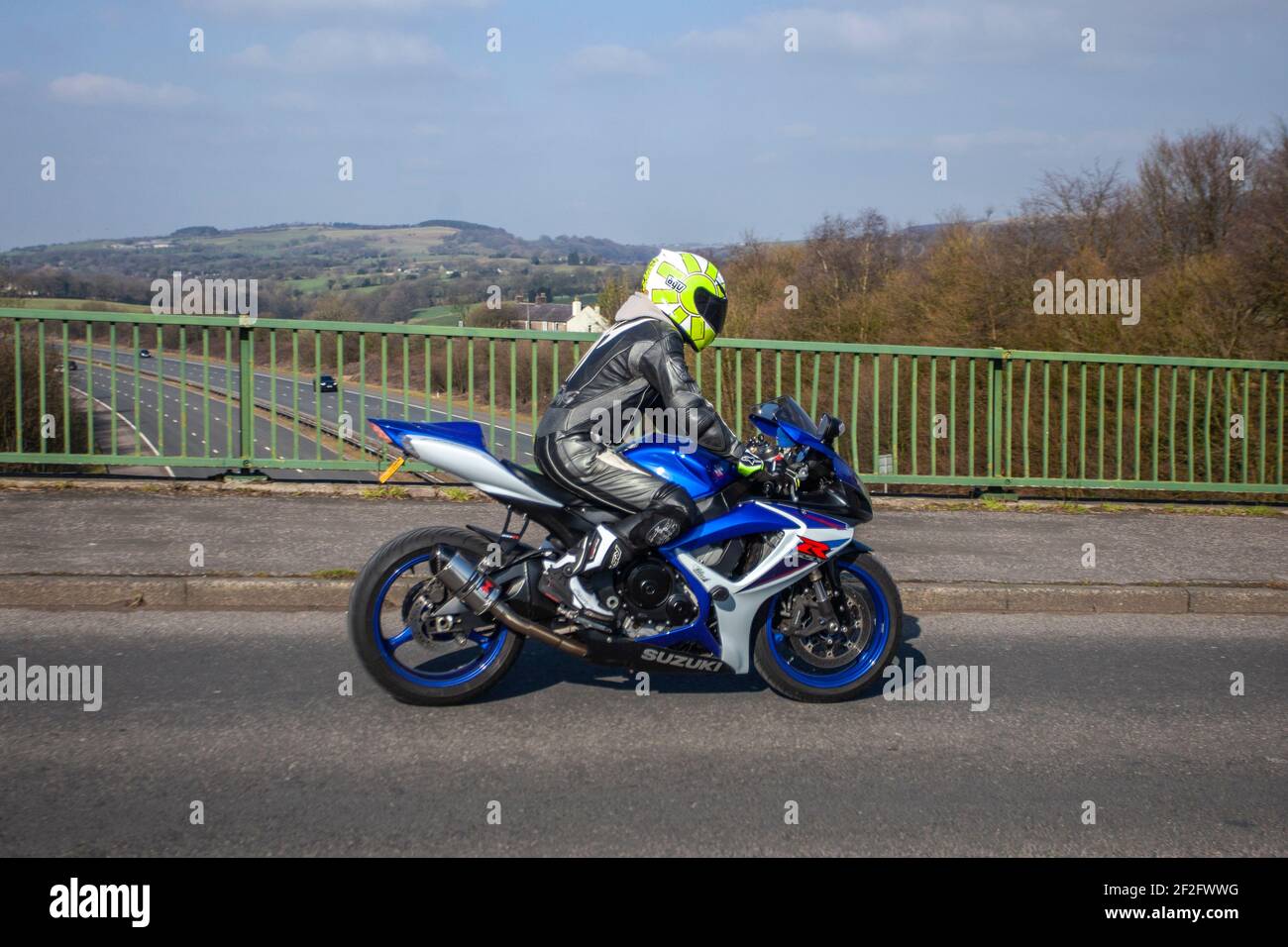 2008 bleu Suzuki Gsxr 600 K7 599cc Superports moto; motard moto; transport  à deux roues, motocyclettes, véhicule, Routes, motos, motocyclistes motards  en voiture à Chorley, Royaume-Uni Photo Stock - Alamy