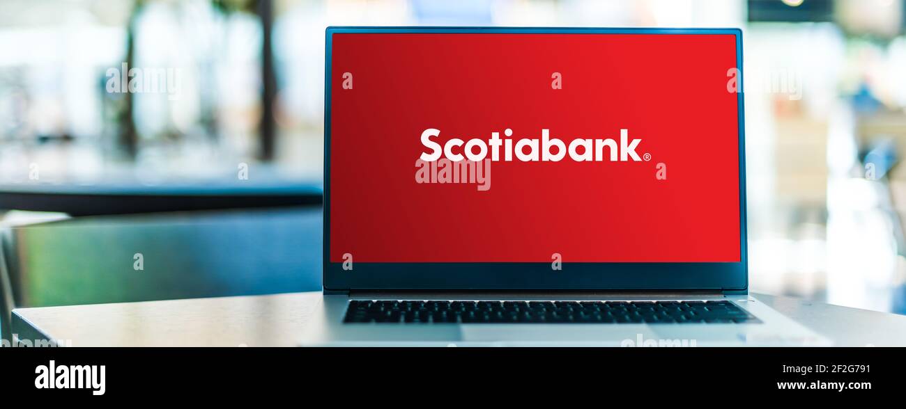 POZNAN, POL - 6 FÉVRIER 2021 : ordinateur portable affichant le logo de la Banque de Nouvelle-Écosse, sous le nom de Banque Scotia, une multinationale bancaire canadienne et f Banque D'Images POZNAN, POL - 6 FÉVRIER 2021 : ordinateur portable affichant le logo de la Banque de Nouvelle-Écosse, sous le nom de Banque Scotia, une multinationale bancaire canadienne et f Banque D'Images