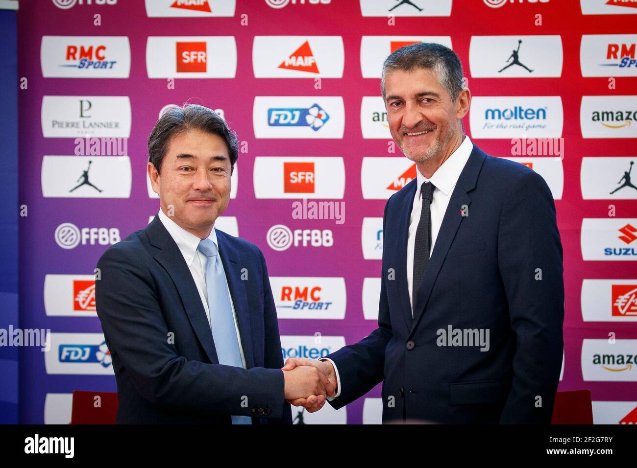 Tomoyuki Shimazaki, Président de Suzuki France (L) et Jean-Pierre Siutat, Président de la Fédération française de basket-ball (R) lors de la conférence de presse du 29 juillet 2019 à l'INSEP (Institut national du sport, de l'expertise et de la performance) à Paris, La France avant le départ pour la coupe du monde de basket-ball FIBA Chine 2019 - photo Ann-Dee LAMOUR / CDP MEDIA / DPPI Banque D'Images