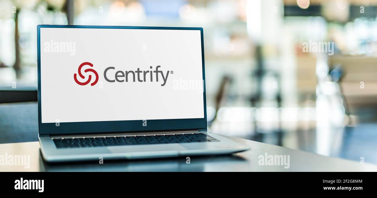 POZNAN, POL - 6 FÉVRIER 2021 : ordinateur portable affichant le logo de Centrify Banque D'Images