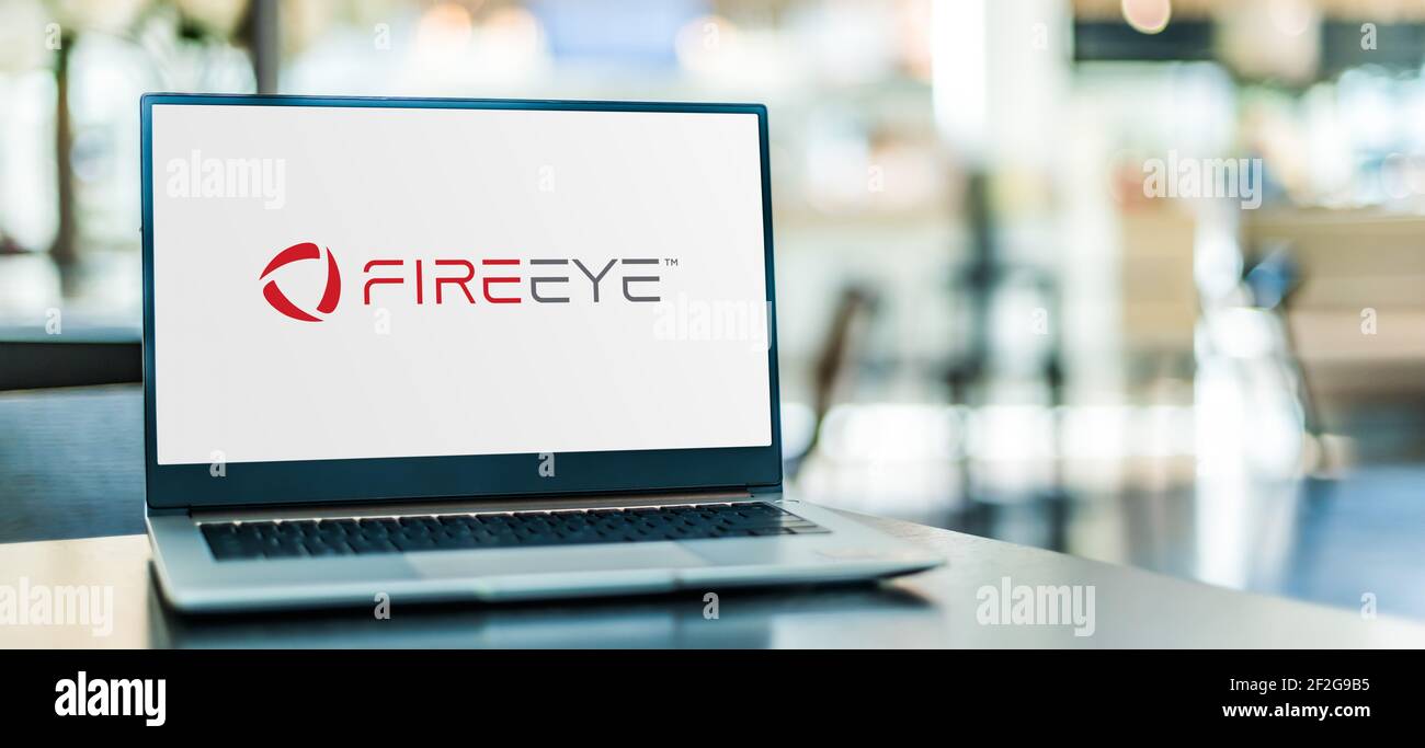 POZNAN, POL - 6 FÉVRIER 2021 : ordinateur portable affichant le logo de FireEye, une société de cybersécurité cotée en bourse dont le siège social est à Milpitas, en Californie Banque D'Images