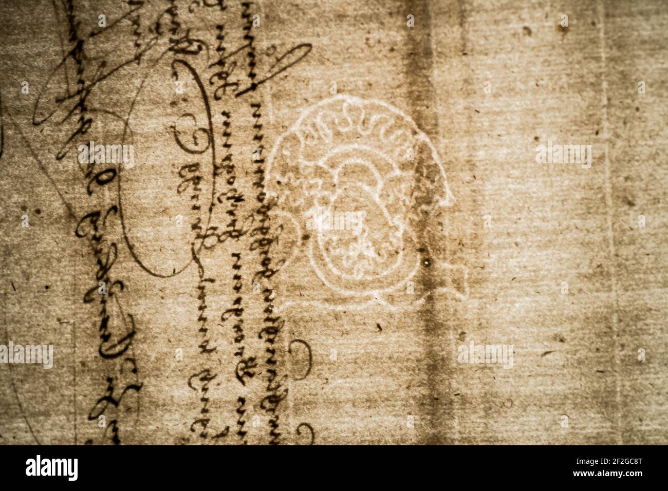 OPOLE, POLOGNE - 02 mars 2021 : carte d'un document d'archives ou d'un livre avec filigrane, c'est-à-dire un filigrane Banque D'Images