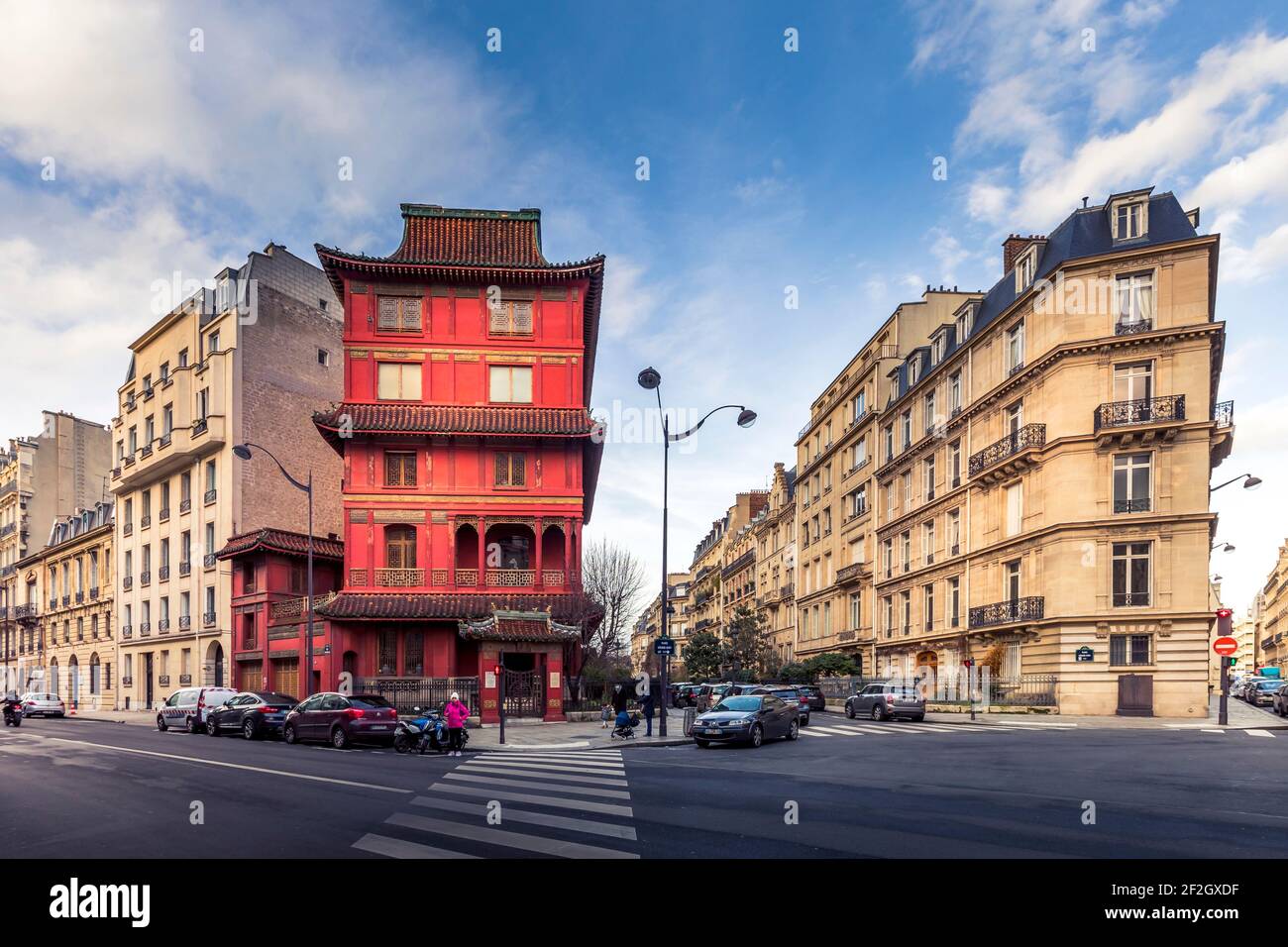 Paris, France - 19 février 2021 : la Pagode de Paris est un bâtiment inhabituel de la Plaine Monceau, commandé en 1926 par Ching Tsai Loo pour être un cultur Banque D'Images