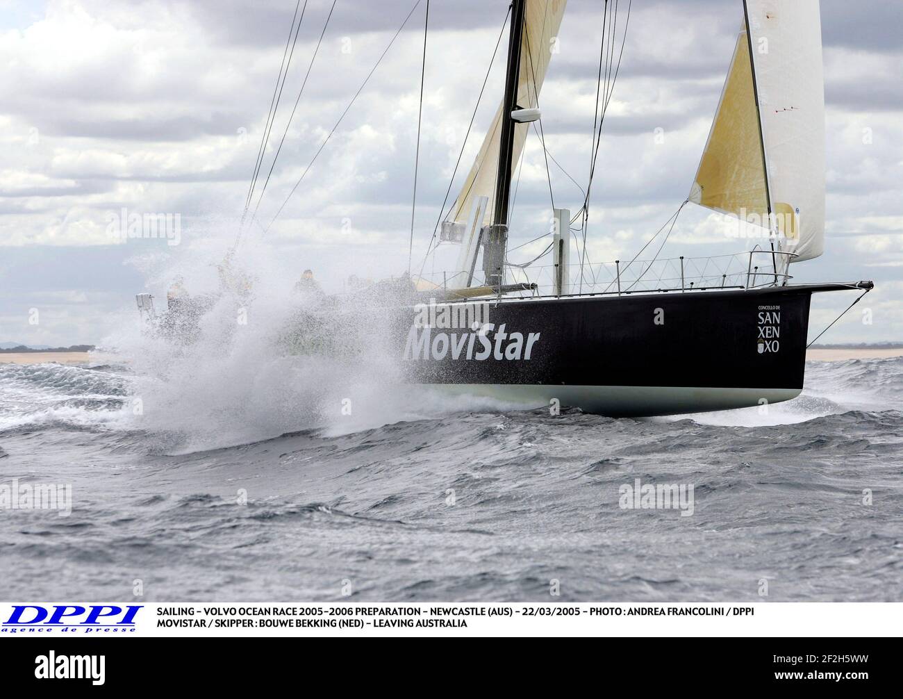 VOILE - PRÉPARATION À LA COURSE VOLVO OCEAN 2005-2006 - NEWCASTLE (AUS) - 22/03/2005 - PHOTO : ANDREA FRANCOLINI / DPPI MOVISTAR / SKIPPER : BOUWE BEKING (NED) - DÉPART DE L'AUSTRALIE Banque D'Images