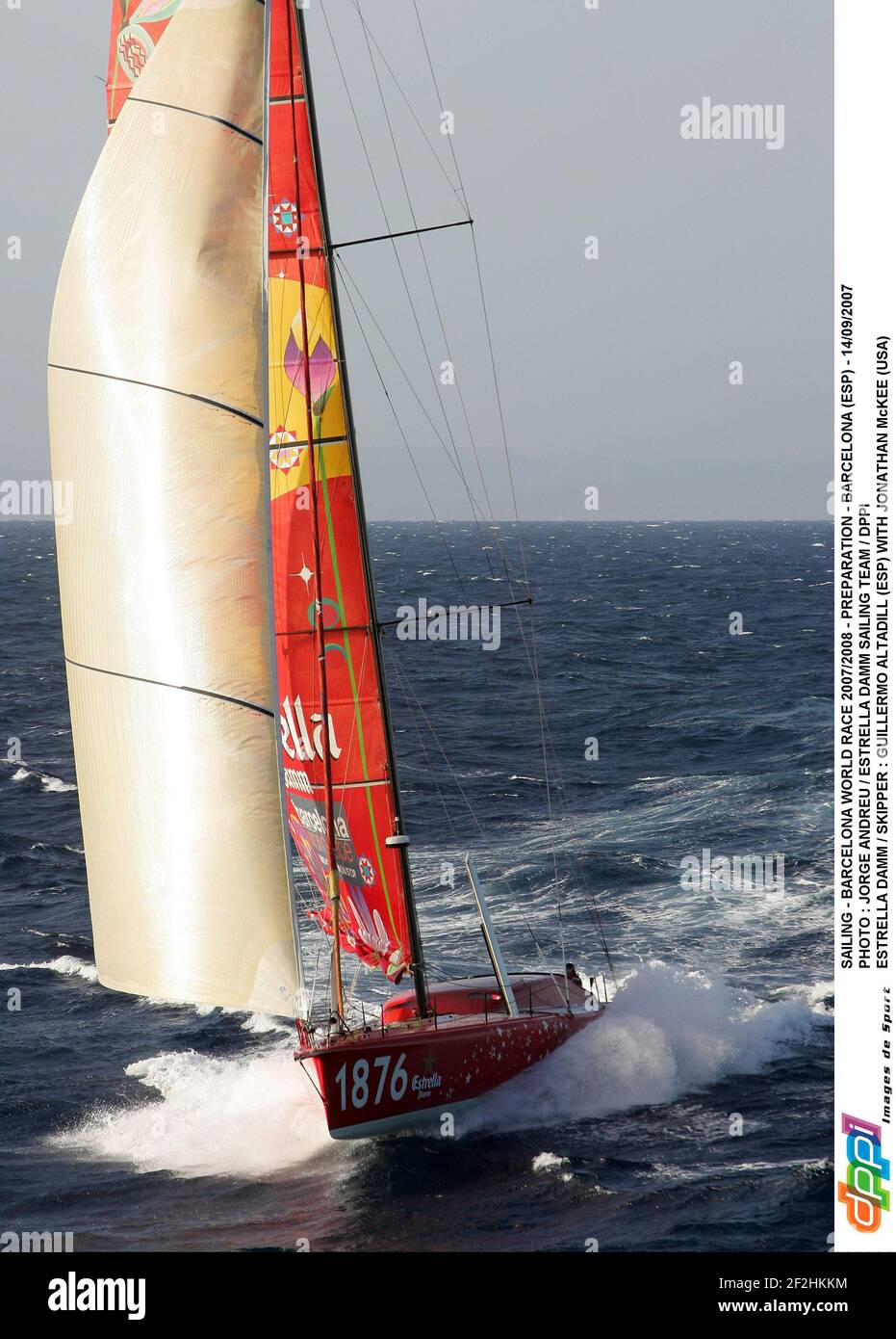 VOILE - BARCELONA WORLD RACE 2007/2008 - PREPARATION - BARCELONE (ESP) - 14/09/2007 PHOTO : JORGE ANDREU / ESTRELLA DAMM ÉQUIPE DE VOILE / DPPI ESTRELLA DAMM / SKIPPER : GUILLERMO ALTADILL (ESP) AVEC JONATHAN MCKEE (ETATS-UNIS) Banque D'Images