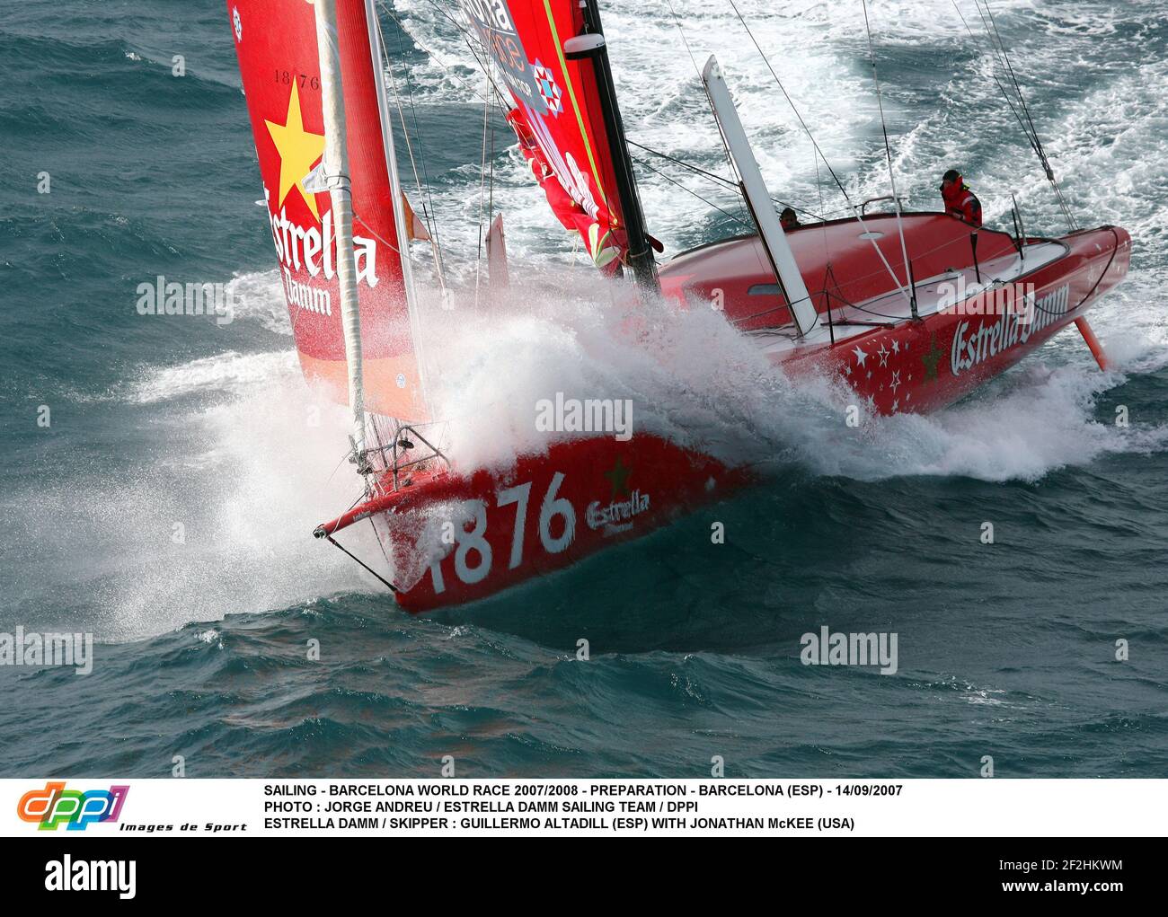 VOILE - BARCELONA WORLD RACE 2007/2008 - PREPARATION - BARCELONE (ESP) - 14/09/2007 PHOTO : JORGE ANDREU / ESTRELLA DAMM ÉQUIPE DE VOILE / DPPI ESTRELLA DAMM / SKIPPER : GUILLERMO ALTADILL (ESP) AVEC JONATHAN MCKEE (ETATS-UNIS) Banque D'Images