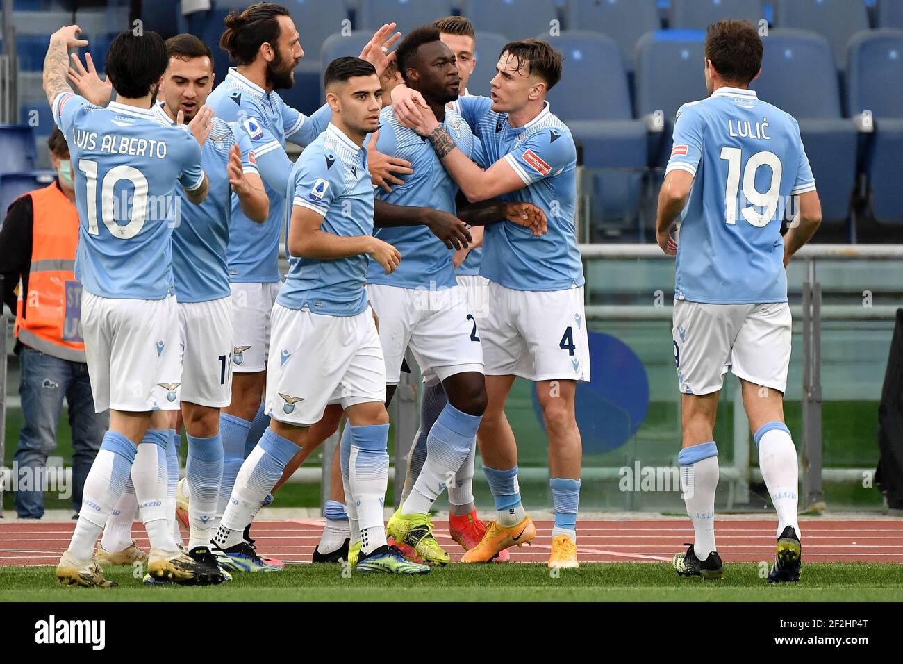 Rome Italie 12 Mars 21 Felipe Corozo Caicedo De Ss Lazio Fete Avec Ses Coequipiers Apres Avoir Atteint L Objectif De 3 2 Lors Du Match De Football De Serie A Entre Ss Lazio Rome Italie 12 Mars 21 Felipe Corozo Caicedo De Ss Lazio Fete Avec Ses Coequipiers Apres Avoir Atteint L Objectif De 3 2 Lors Du Match De Football De Serie A Entre Ss Lazio