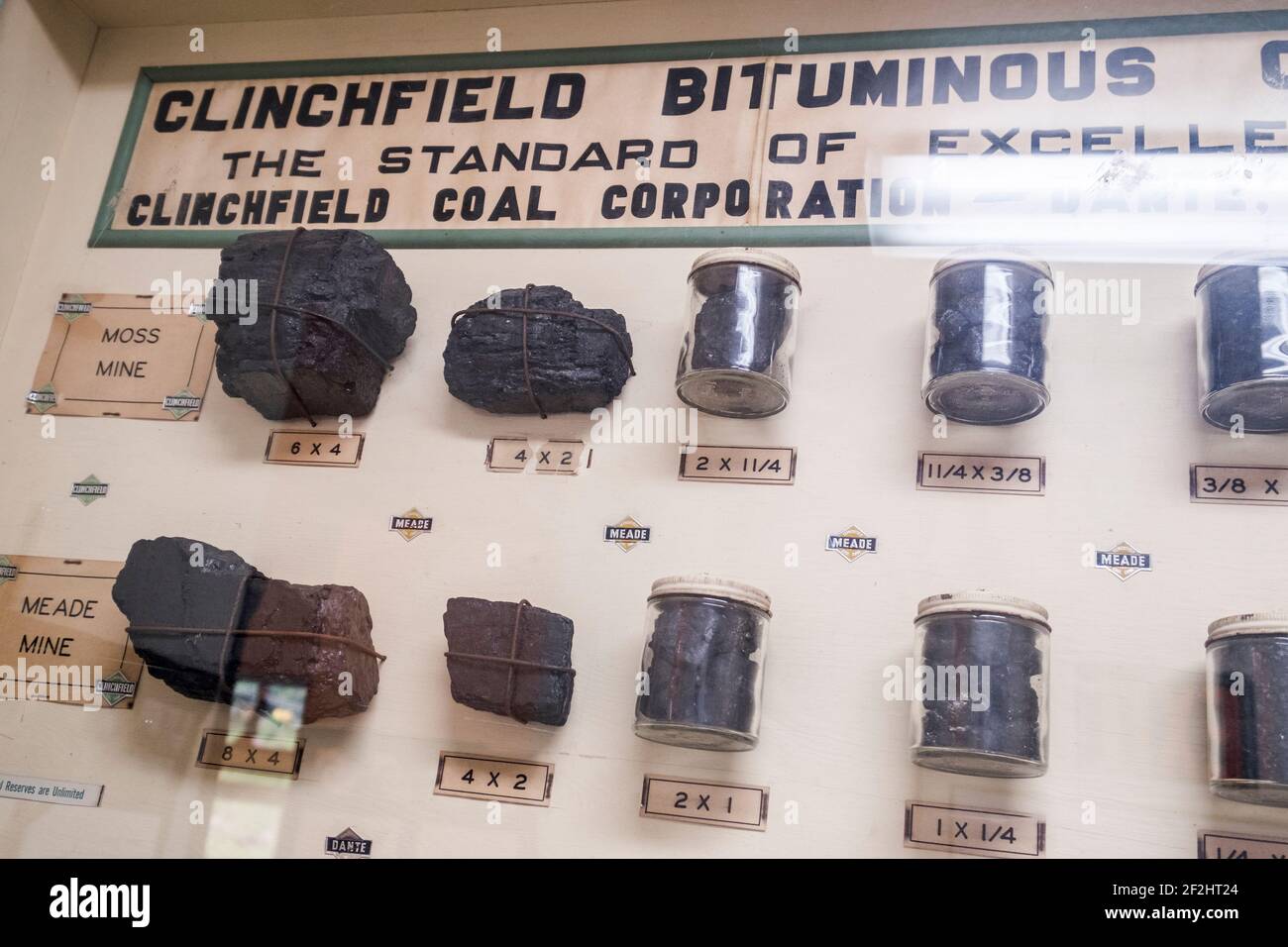 Exemple de types de charbon bitumineux à la Clinchfield Coal Company. Au Dante Coal Mining and Railroad Museum en Virginie. Banque D'Images