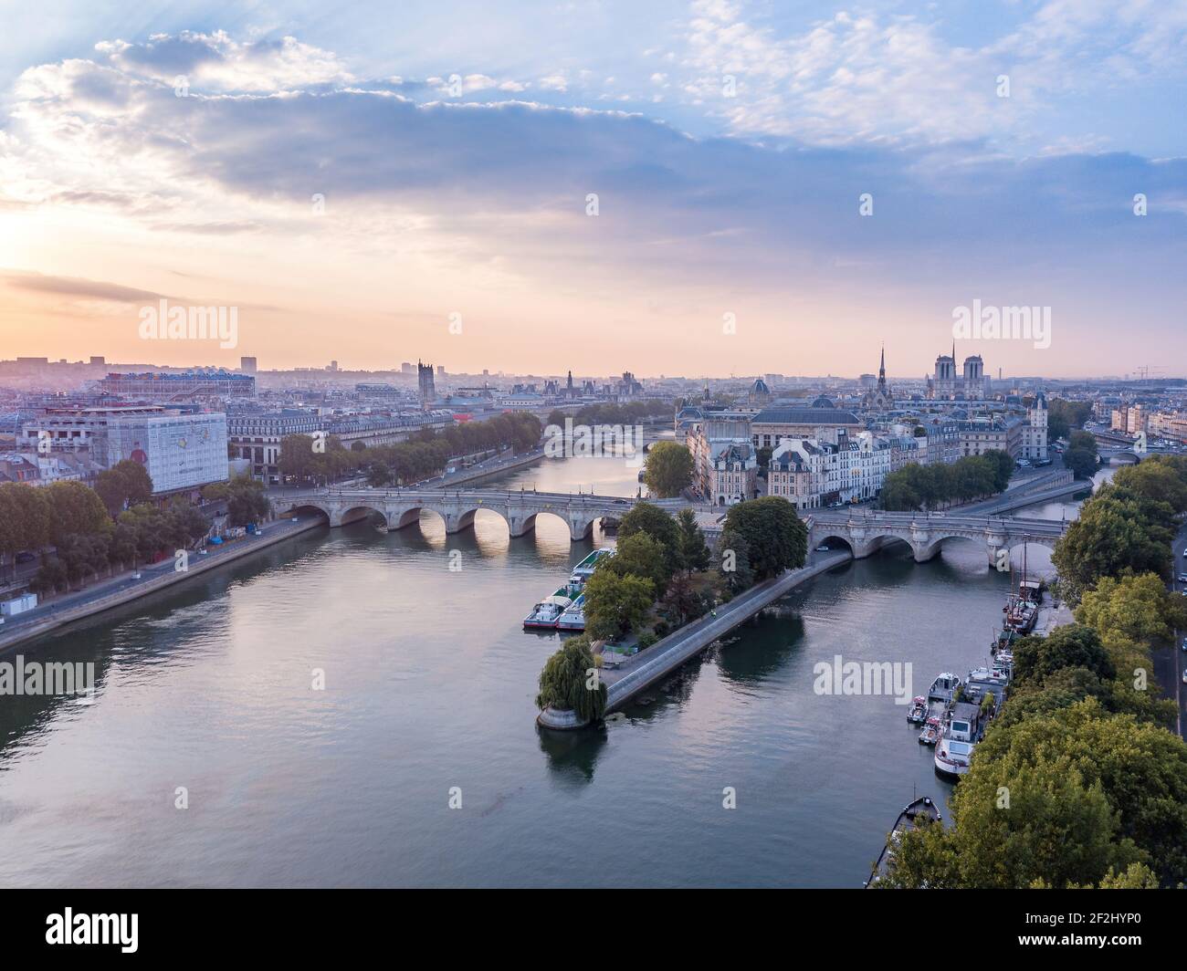 Seine aérienne, à l'est de notre Dame, Ile de la Cité depuis le pont des Arts de Paris Banque D'Images