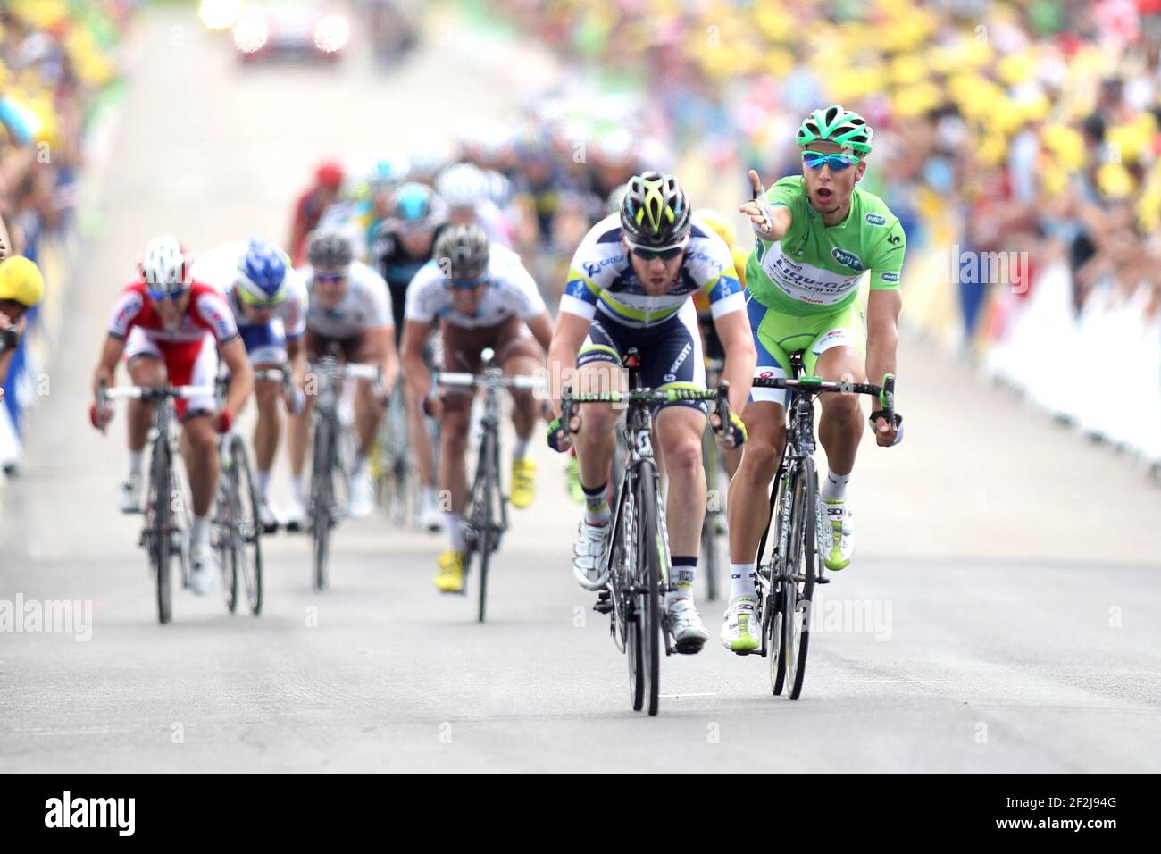 CYCLISME - TOUR DE FRANCE 2012 - ÉTAPE 12 - Saint Jean de Maurienne > Annonay Davezieux (220 km) - 13/07/2012 - PHOTO MANUEL BLONDAU / DPPI - ORICA GREENEDGE TEAMRIDER MATTHEW GOSS D'AUSTRALIE (CENTRE) ET LICIGAS CANNONDALE TEAMRIDER PETER SAGAN DE SLOVAQUIE (JERSEY VERT) Banque D'Images