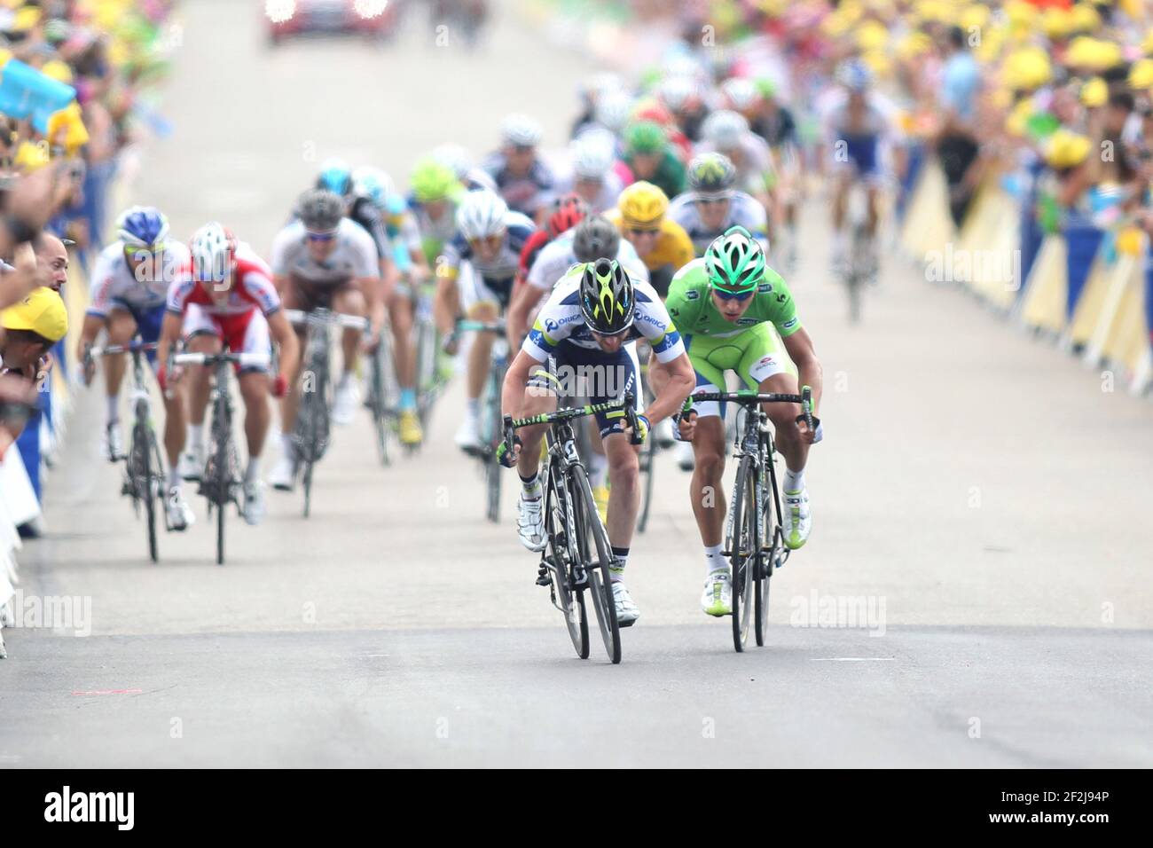 CYCLISME - TOUR DE FRANCE 2012 - ÉTAPE 12 - Saint Jean de Maurienne > Annonay Davezieux (220 km) - 13/07/2012 - PHOTO MANUEL BLONDAU / DPPI - ORICA GREENEDGE TEAMRIDER MATTHEW GOSS D'AUSTRALIE (CENTRE) ET LICIGAS CANNONDALE TEAMRIDER PETER SAGAN DE SLOVAQUIE (JERSEY VERT) Banque D'Images