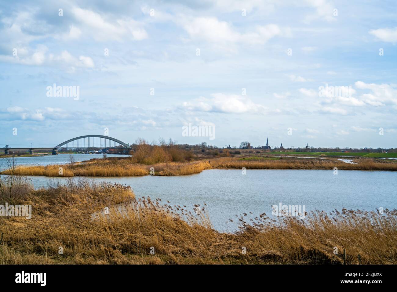Vue sur la rivière Lek aux pays-Bas près de Culemborg, pays-Bas Banque D'Images