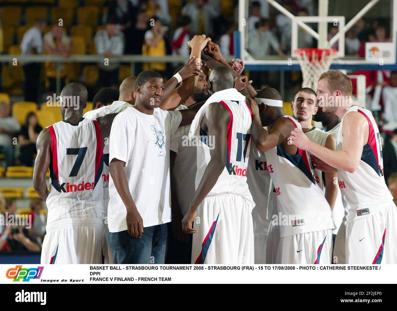 BASKET BALL - TOURNOI DE STRASBOURG 2008 - STRASBOURG (FRA) - 15 AU  17/08/2008 - PHOTO : CATHERINE STEENKESTE / DPPI FRANCE V FINLANDE - ÉQUIPE  FRANÇAISE Photo Stock - Alamy