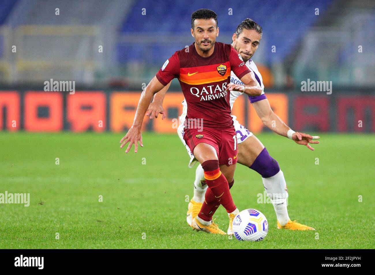 Pedro Rodriguez de Roma (L) vies pour le ballon avec Franck Ribery (R) pendant le championnat italien Serie UN match de football entre AS Roma et ACF Fiorentina le 1er novembre 2020 au Stadio Olimpico à Rome, Italie - photo Federico Proietti / DPPI Banque D'Images