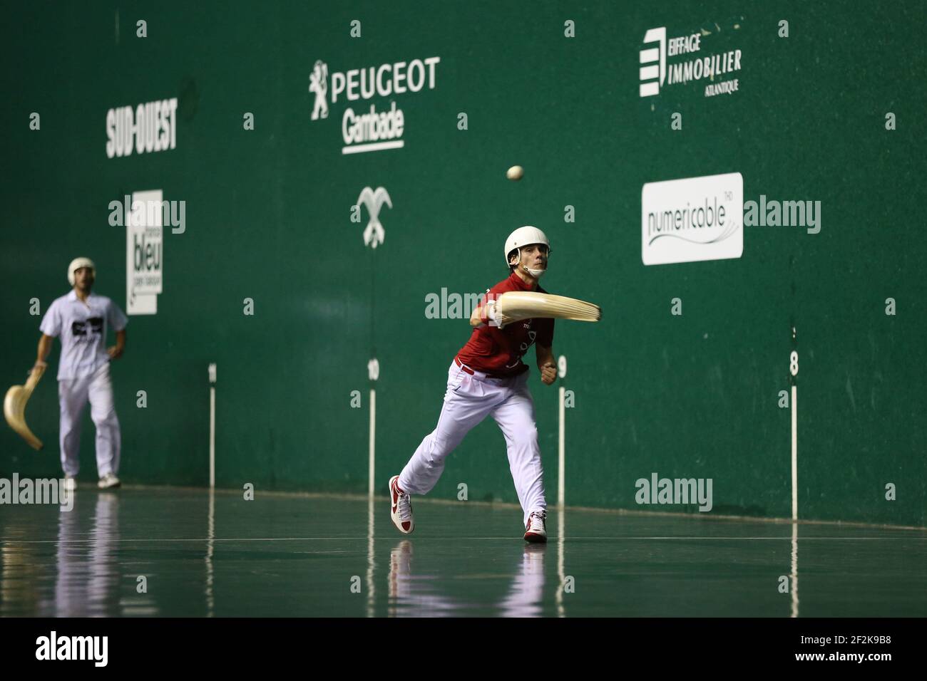 Cesta punta - Jai Alai - Championnat du monde 2013 - Biarritz - France - 1/2 final - 26/08/2013 - photo Manuel Blondau / AOP-PRESS / DPPI - Diego Beaskoetxea (rouge) Banque D'Images