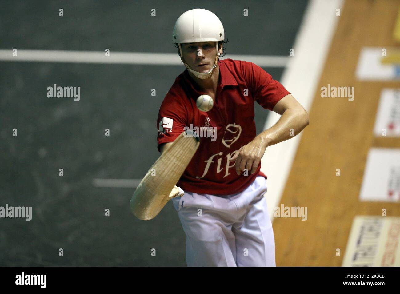 Cesta punta - Jai Alai - Championnat du monde 2013 - Biarritz - France - 1/2 final - 26/08/2013 - photo Manuel Blondau / AOP-PRESS / DPPI - Diego Beaskoetxea (rouge) Banque D'Images