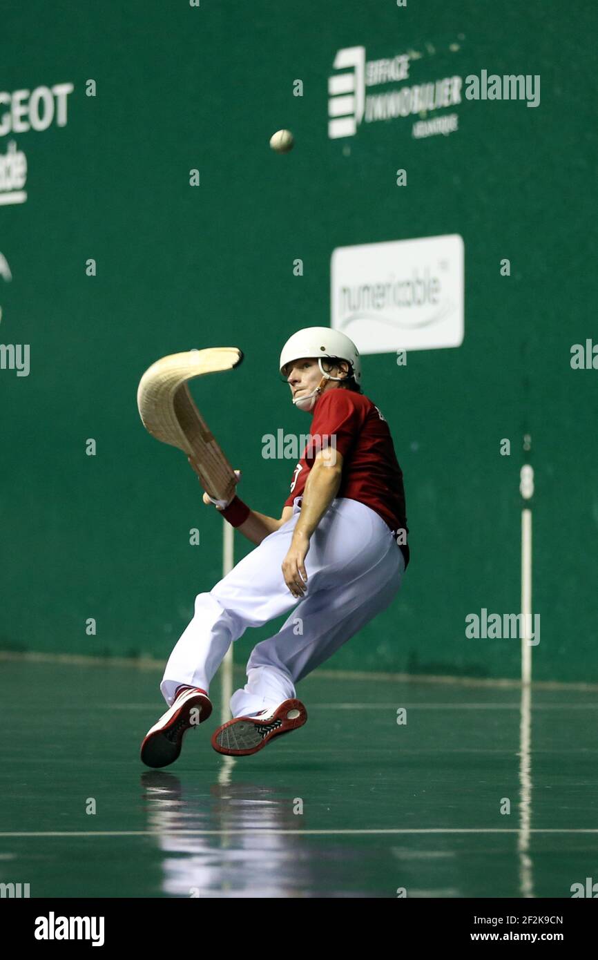 Cesta punta - Jai Alai - Championnat du monde 2013 - Biarritz - France - 1/2 final - 26/08/2013 - photo Manuel Blondau / AOP-PRESS / DPPI - Diego Beaskoetxea (rouge) Banque D'Images