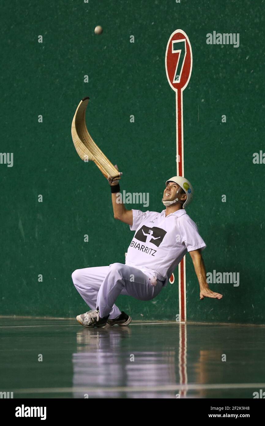Cesta punta - Jai Alai - Championnat du monde 2013 - Biarritz - France - 1/2 final - 26/08/2013 - photo Manuel Blondeau / AOP-PRESS / DPPI - Christophe Olha (blanc) Banque D'Images