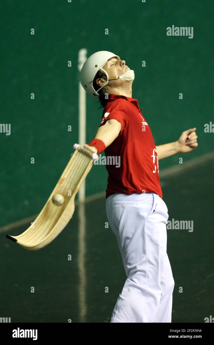 Cesta punta - Jai Alai - Championnat du monde 2013 - Biarritz - France - 1/2 final - 26/08/2013 - photo Manuel Blondau / AOP-PRESS / DPPI - Diego Beaskoetxea (rouge) Banque D'Images