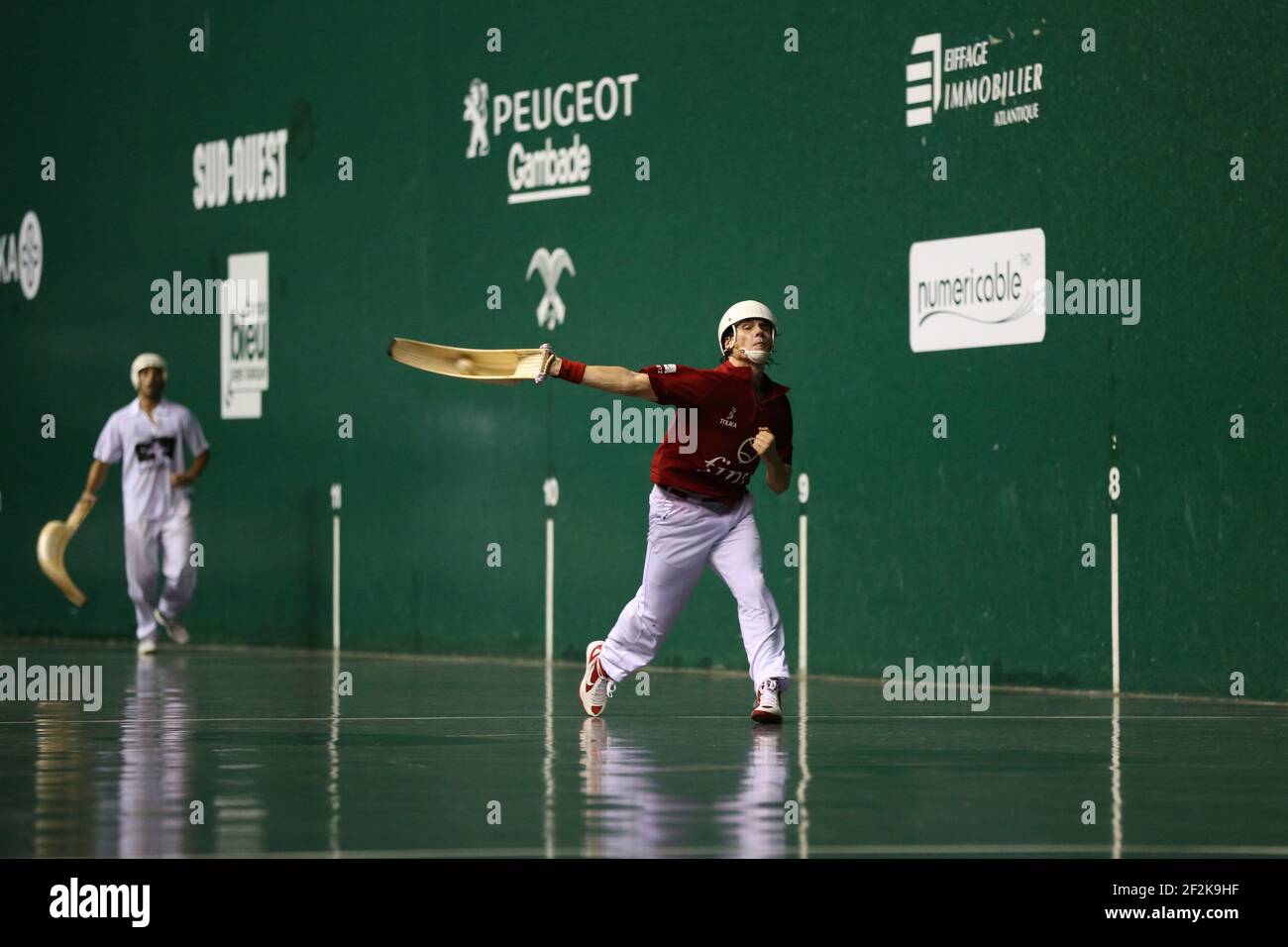 Cesta punta - Jai Alai - Championnat du monde 2013 - Biarritz - France - 1/2 final - 26/08/2013 - photo Manuel Blondau / AOP-PRESS / DPPI - Diego Beaskoetxea (rouge) Banque D'Images