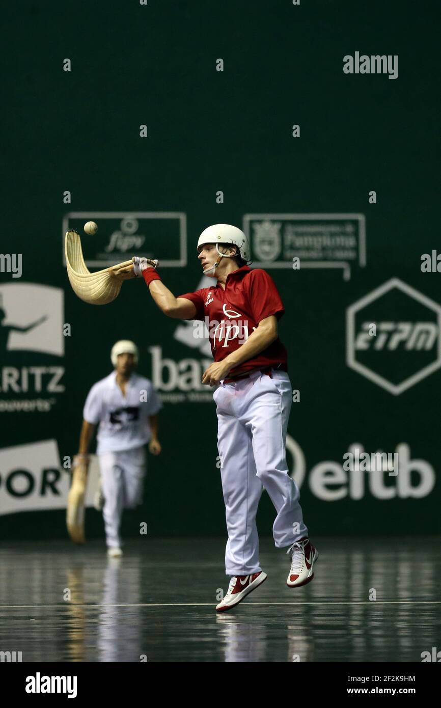 Cesta punta - Jai Alai - Championnat du monde 2013 - Biarritz - France - 1/2 final - 26/08/2013 - photo Manuel Blondau / AOP-PRESS / DPPI - Diego Beaskoetxea (rouge) Banque D'Images