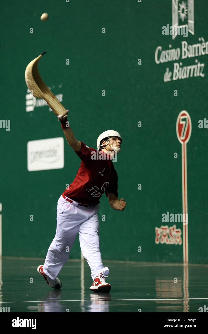 Cesta punta - Jai Alai - Championnat du monde 2013 - Biarritz - France - 1/2 final - 26/08/2013 - photo Manuel Blondau / AOP-PRESS / DPPI - Diego Beaskoetxea (rouge) Banque D'Images