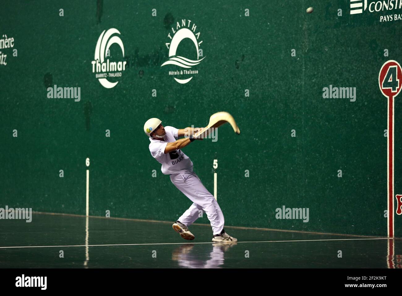 Cesta punta - Jai Alai - Championnat du monde 2013 - Biarritz - France - 1/2 final - 26/08/2013 - photo Manuel Blondeau / AOP-PRESS / DPPI - Christophe Olha (blanc) Banque D'Images
