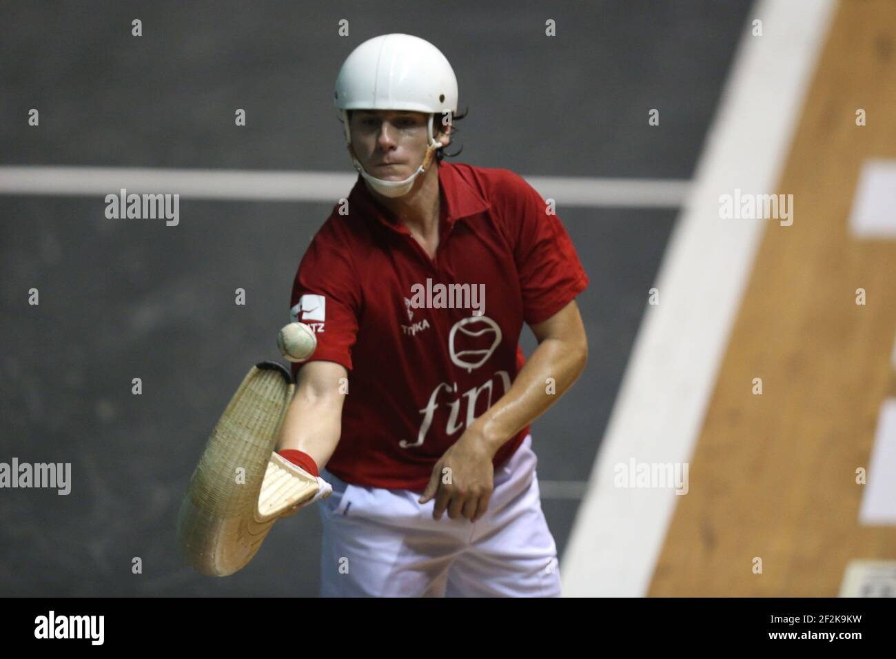 Cesta punta - Jai Alai - Championnat du monde 2013 - Biarritz - France - 1/2 final - 26/08/2013 - photo Manuel Blondau / AOP-PRESS / DPPI - Diego Beaskoetxea (rouge) Banque D'Images