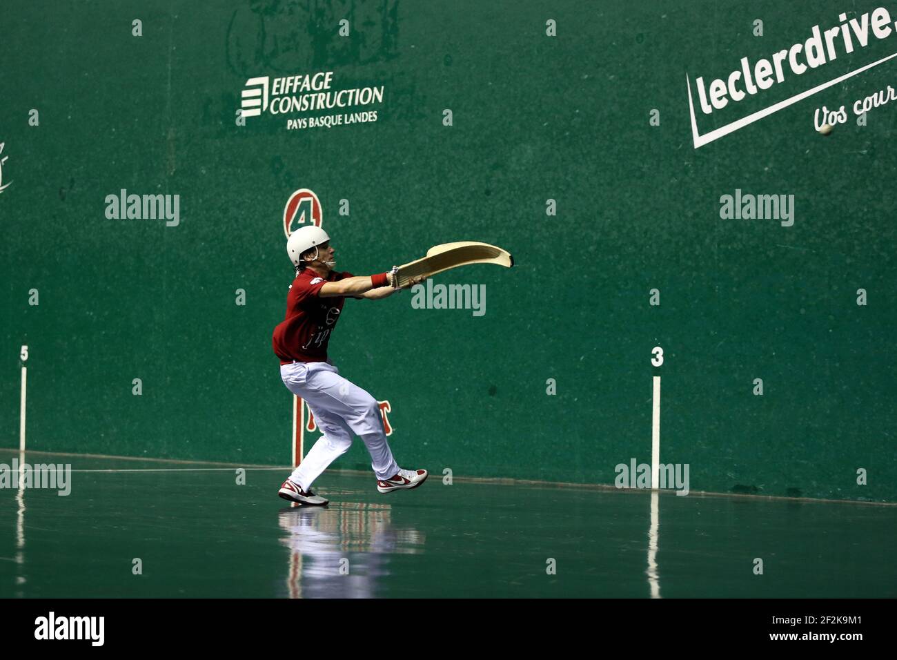 Cesta punta - Jai Alai - Championnat du monde 2013 - Biarritz - France - 1/2 final - 26/08/2013 - photo Manuel Blondau / AOP-PRESS / DPPI - Diego Beaskoetxea (rouge) Banque D'Images