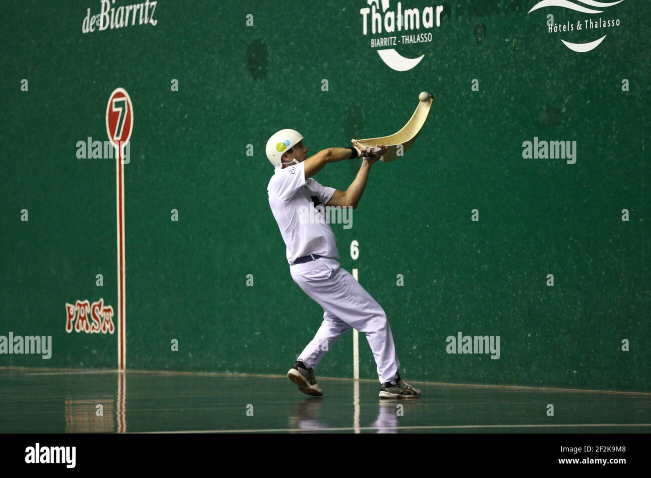 Cesta punta - Jai Alai - Championnat du monde 2013 - Biarritz - France - 1/2 final - 26/08/2013 - photo Manuel Blondeau / AOP-PRESS / DPPI - Christophe Olha (blanc) Banque D'Images