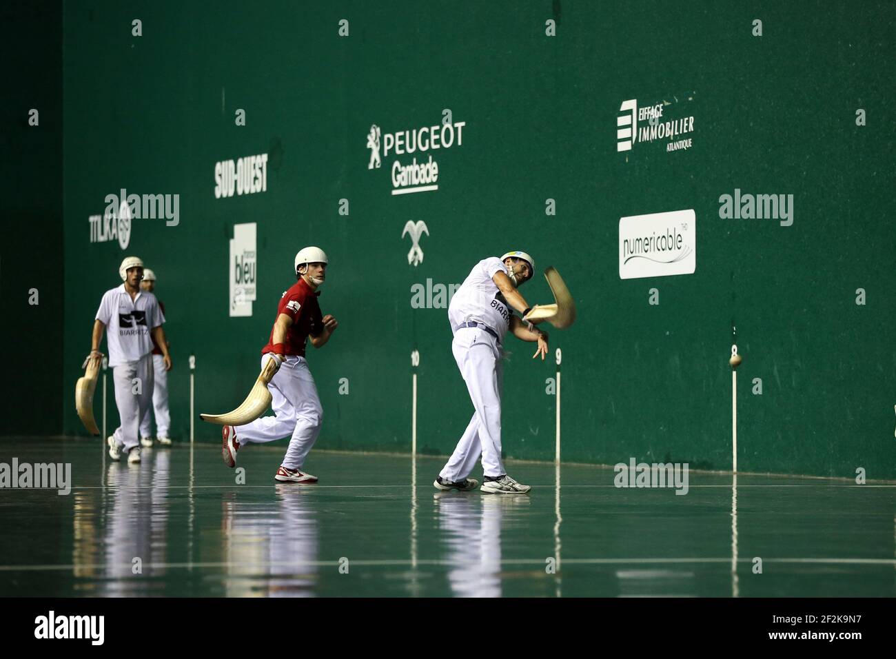Cesta punta - Jai Alai - Championnat du monde 2013 - Biarritz - France - 1/2 final - 26/08/2013 - photo Manuel Blondeau / AOP-PRESS / DPPI - Christophe Olha (blanc) Banque D'Images