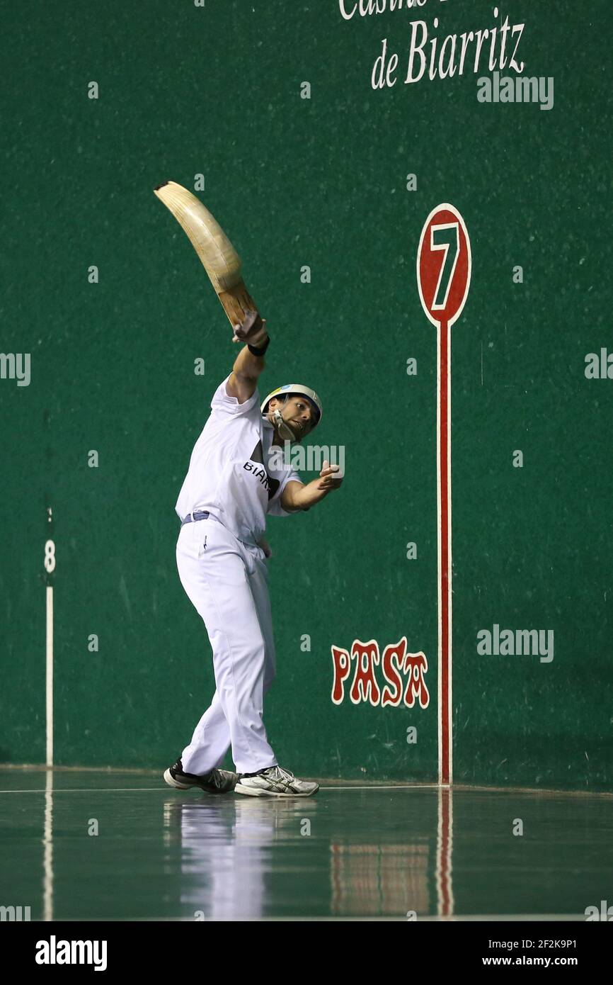 Cesta punta - Jai Alai - Championnat du monde 2013 - Biarritz - France - 1/2 final - 26/08/2013 - photo Manuel Blondeau / AOP-PRESS / DPPI - Christophe Olha (blanc) Banque D'Images