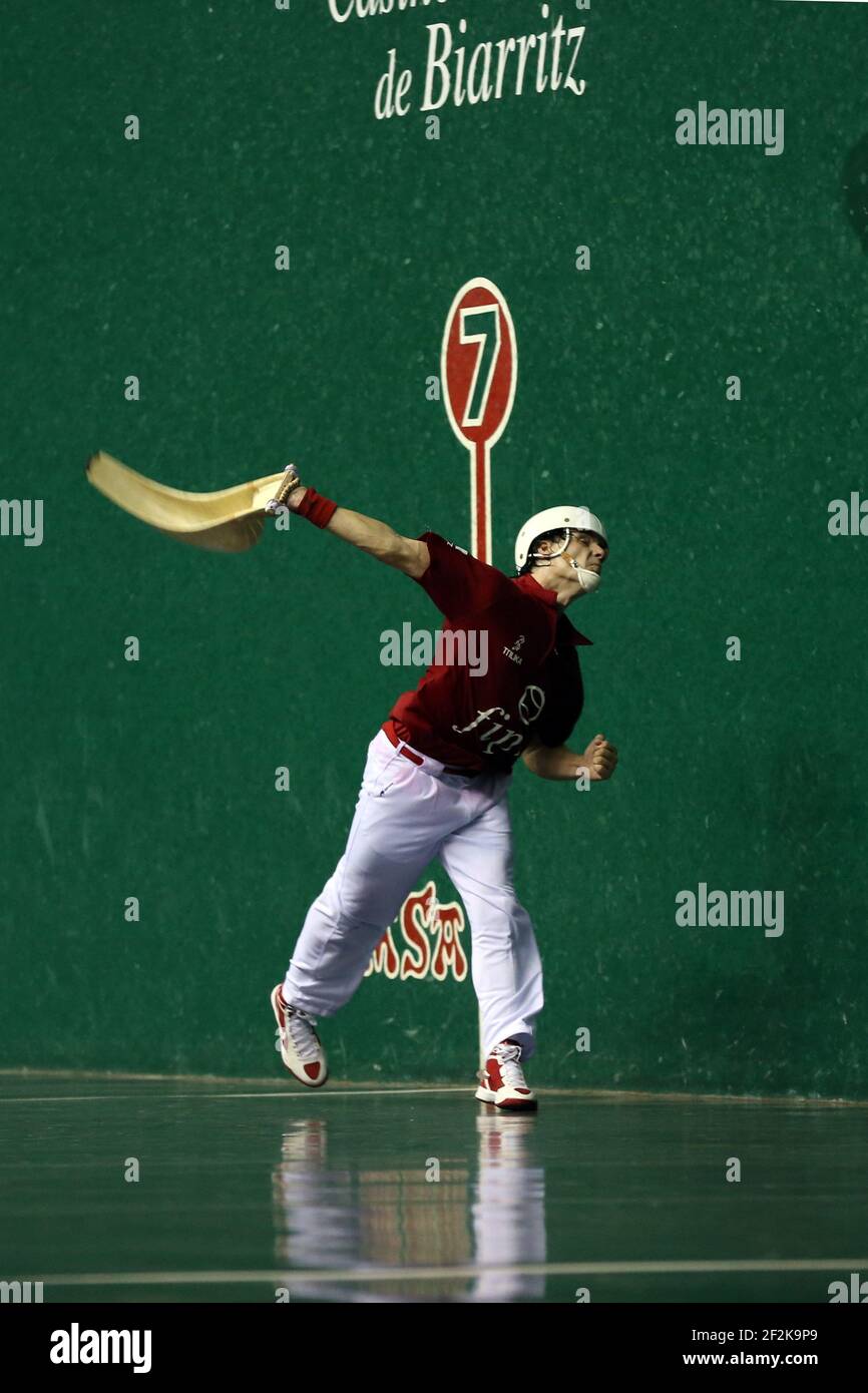 Cesta punta - Jai Alai - Championnat du monde 2013 - Biarritz - France - 1/2 final - 26/08/2013 - photo Manuel Blondau / AOP-PRESS / DPPI - Diego Beaskoetxea (rouge) Banque D'Images