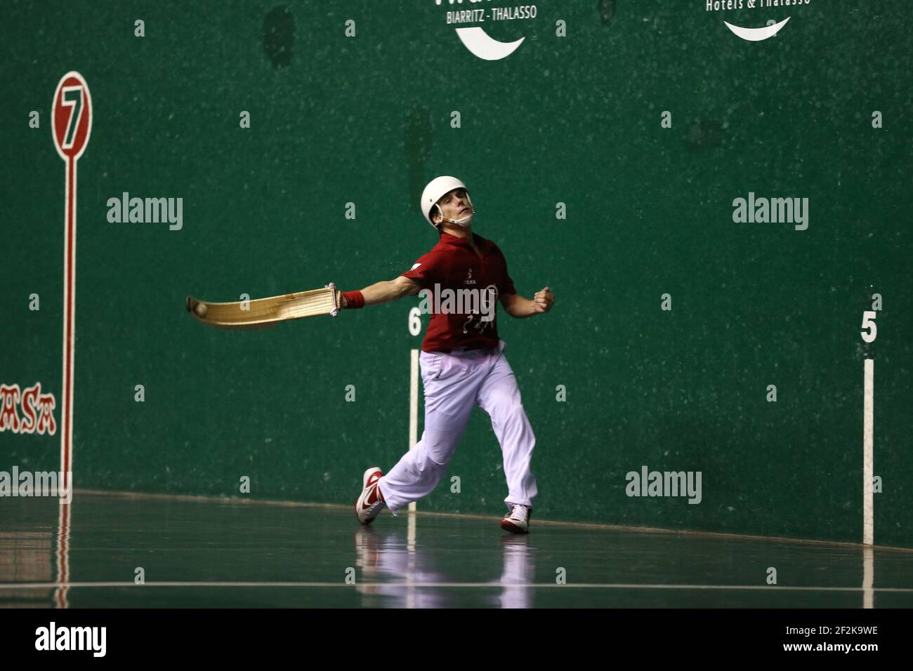 Cesta punta - Jai Alai - Championnat du monde 2013 - Biarritz - France - 1/2 final - 26/08/2013 - photo Manuel Blondau / AOP-PRESS / DPPI - Diego Beaskoetxea (rouge) Banque D'Images