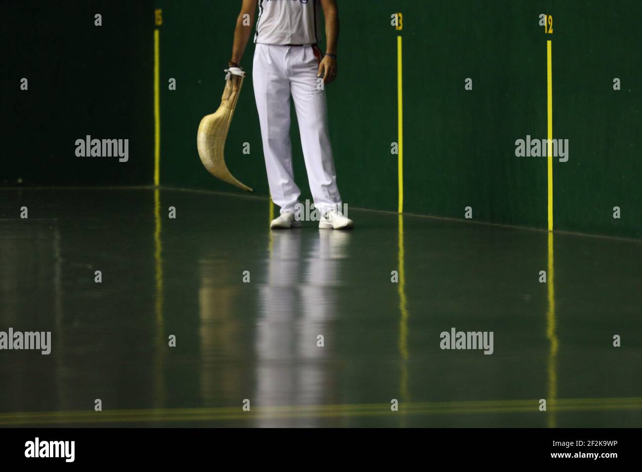 Cesta punta - Jai Alai - Championnat du monde 2013 - Saint Jean de Luz - France - finale 1/2 - 26/08/2013 - photo Manuel Blondau / AOP-PRESS / DPPI - Illustration Banque D'Images