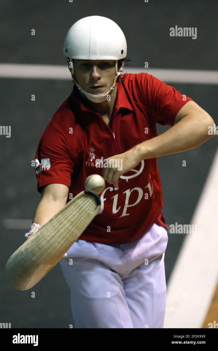 Cesta punta - Jai Alai - Championnat du monde 2013 - Biarritz - France - 1/2 final - 26/08/2013 - photo Manuel Blondau / AOP-PRESS / DPPI - Diego Beaskoetxea (rouge) Banque D'Images