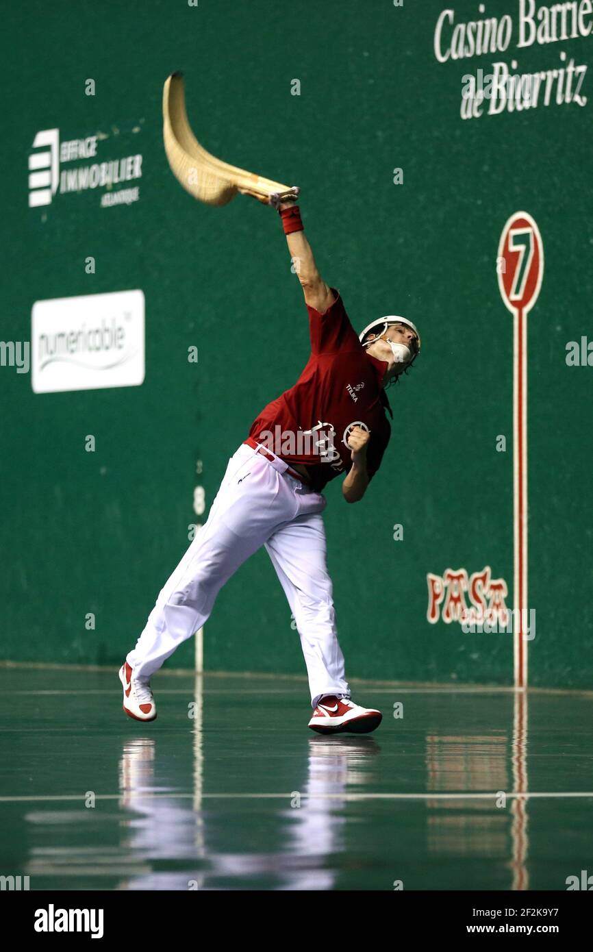 Cesta punta - Jai Alai - Championnat du monde 2013 - Biarritz - France - 1/2 final - 26/08/2013 - photo Manuel Blondau / AOP-PRESS / DPPI - Diego Beaskoetxea (rouge) Banque D'Images