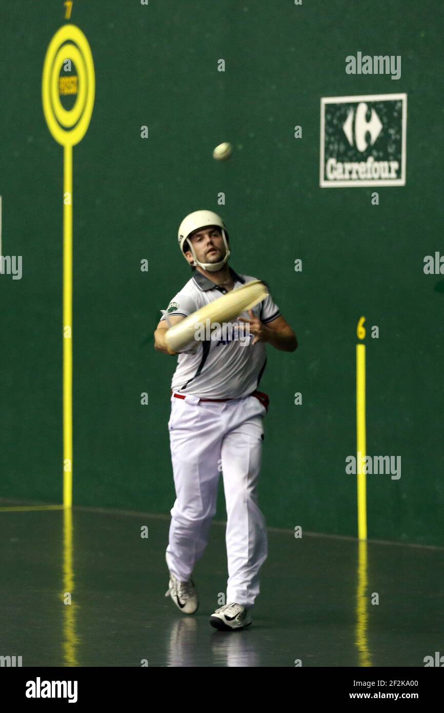 Cesta punta - Jai Alai - Championnat du monde 2013 - Saint Jean de Luz - France - finale 1/2 - 26/08/2013 - photo Manuel Blondau / AOP-PRESS / DPPI - Aritz Erkiaga Banque D'Images