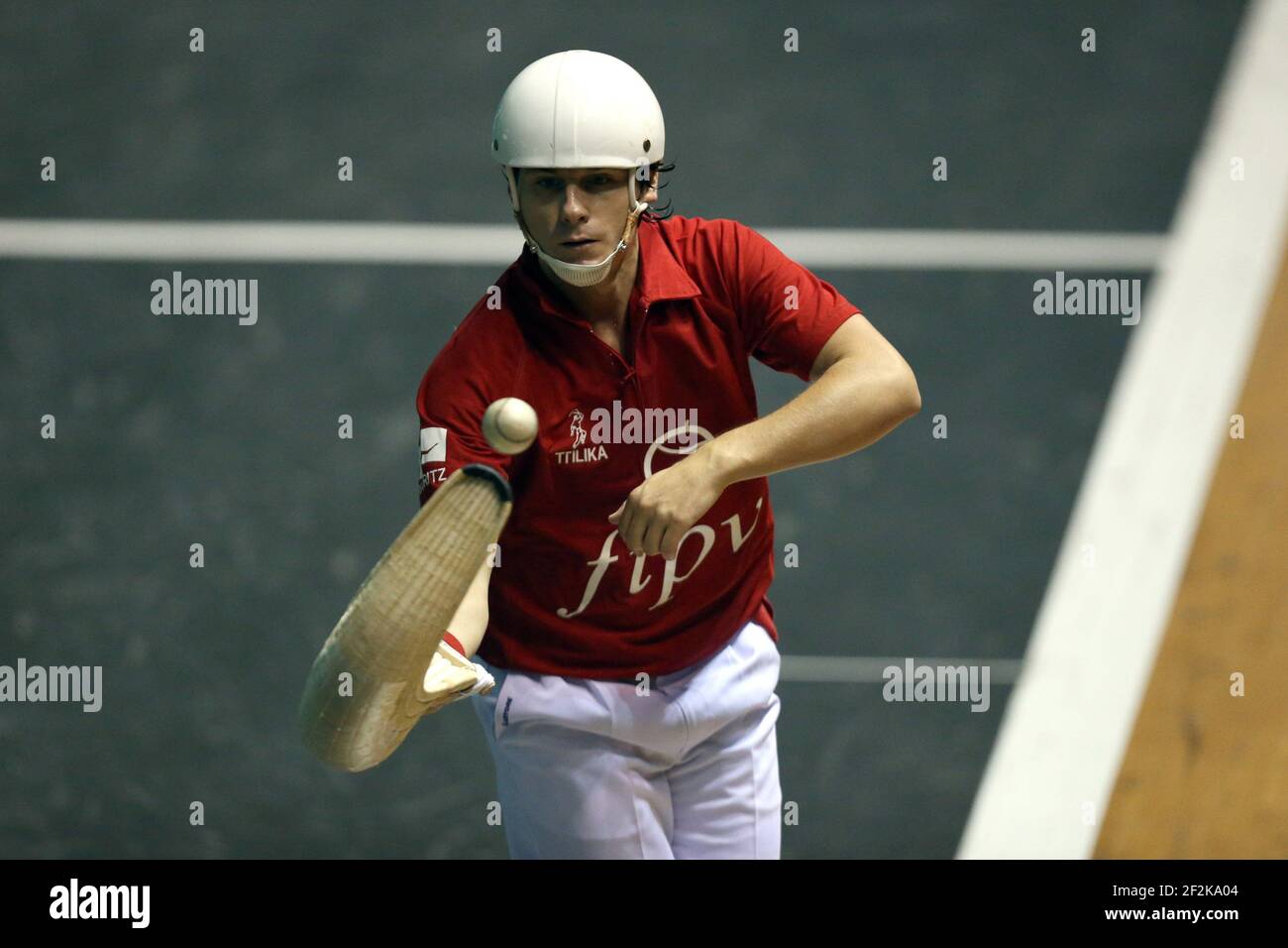 Cesta punta - Jai Alai - Championnat du monde 2013 - Biarritz - France - 1/2 final - 26/08/2013 - photo Manuel Blondau / AOP-PRESS / DPPI - Diego Beaskoetxea (rouge) Banque D'Images