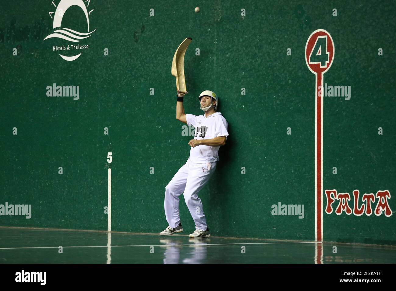 Cesta punta - Jai Alai - Championnat du monde 2013 - Biarritz - France - 1/2 final - 26/08/2013 - photo Manuel Blondeau / AOP-PRESS / DPPI - Christophe Olha (blanc) Banque D'Images